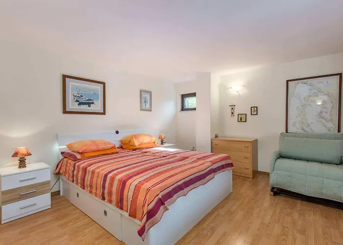 Appartement By The Sea Njivice, Krk - 21868